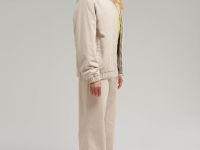 Легкий бомбер из вельвета с искусственным утеплите