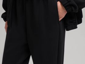 Брюки-джоггеры из трикотажа интерлок