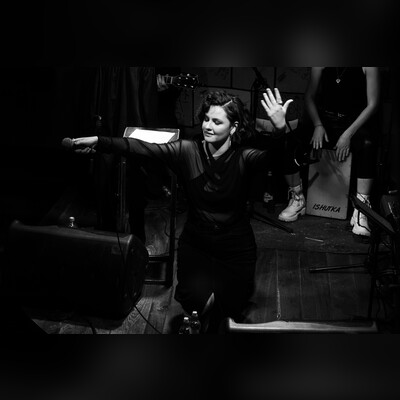 Nika Nova And The Band