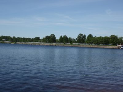 Три пруда с плотинами и водосбросами