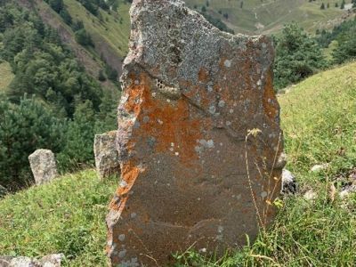 Стела № 4 раннемусульманского кладбища № 1 архитектурного комплекса "Мусийкъонгийкоте"