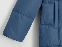 Утепленное пальто с капюшоном