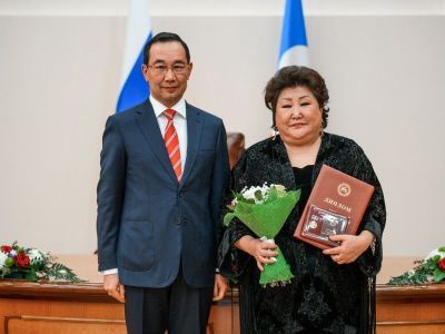 Якутянам накануне Дня республики вручены государственные награды