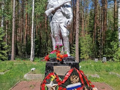 Братское кладбище советских воинов, погибших в 1941-44 гг.