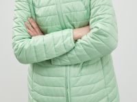 Стеганое утепленное пальто с капюшоном