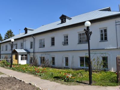 Келейный корпус Тихвинского монастыря (каменный)