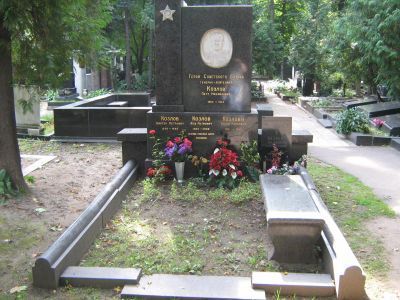 Могила -  Козлов Петр Михайлович (1893-1944), Герой Советского Союза