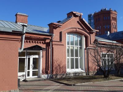 Служебное здание