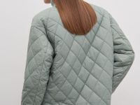 Утепленная стеганая женская куртка