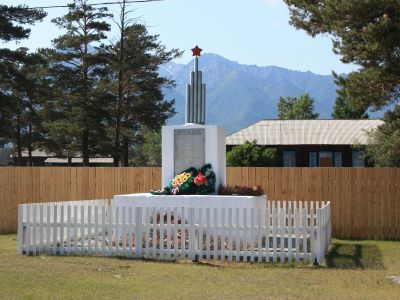 Памятник воинам-землякам, погибшим на фронтах Великой Отечественной войны
