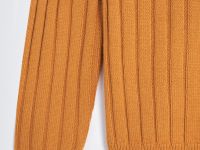 Джемпер с округлым вырезом прямого силуэта