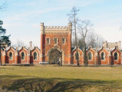 Корпуса конюшен