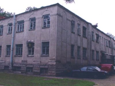 Памятное место, где в 1930 - 1973 годы в Краснодарском ордена Ленина и ордена Красного Знамени научно-исследовательском институте сельского хозяйства работал дважды Герой Социалистического труда академик П.П. Лукьяненко