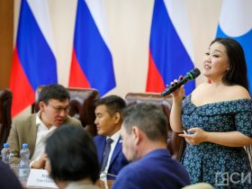 Госнаграды вручили журналистам Якутии в День национальной печати