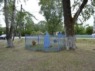 Братская могила борцов за установление Советской власти