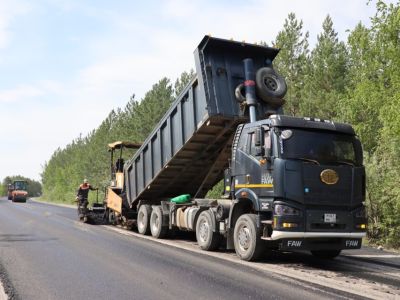 В Якутии приступили к асфальтированию участка региональной дороги «Умнас»