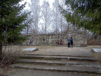 Памятное место, где 5 ноября 1942 г. партизаны 5-й Ворговской бригады, разгромили крупный гарнизон гитлеровцев. Руководили операцией командир бригады Т.М. Коротченков и комиссар Н.С. Шараев. Установлен обелиск