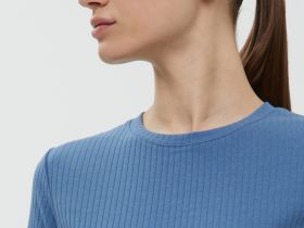 Футболка приталенного силуэта