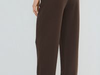 Базовые джоггеры, Коричневый