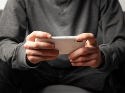 Антирекорд: 60–летний житель Мирного перевел более 6 миллионов рублей мошенникам