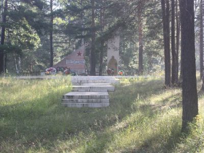 Памятник воинам-землякам, погибшим в годы Великой Отечественной войны (1941-1945 гг.)