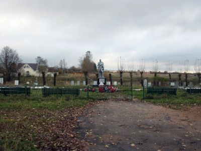 Братское захоронение советских воинов, погибших в 1941-1944 гг.