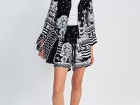 Блузка с укороченным рукавом и принтом