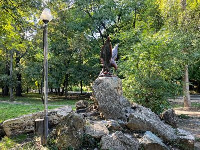 Скульптура "Орел"