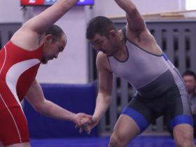 В Якутске выявили чемпионов республики по вольной борьбе среди ветеранов