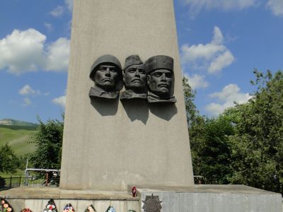 Братская могила воинов, погибших в 1942-1943 гг.