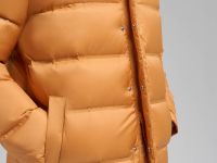 Пуховое пальто с капюшоном