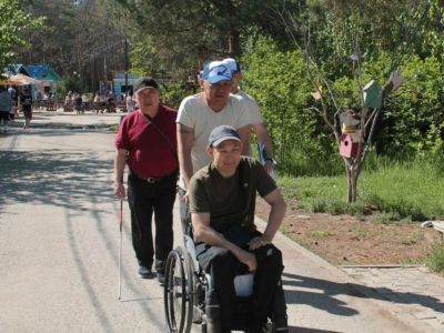 В Якутске проверили доступность летних кафе для людей с инвалидностью