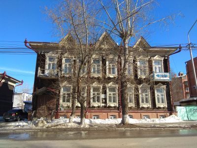 2-х этажный жилой дом, типичная городская застройка начала ХХ века