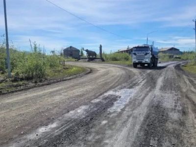 «Дороги Арктики» вывели на дороги Верхоянского района новые поливомоечные машины