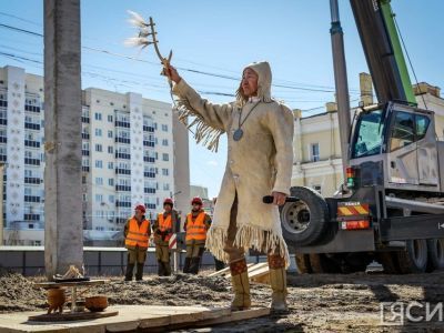 В День республики вбита первая свая нового здания школы № 1 Якутска