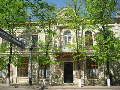 Дом жилой братьев Тарасовых с торговыми и конторскими помещениями на первом этаже