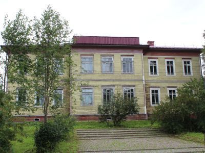 Здание Ломоносовского сельского народного училища