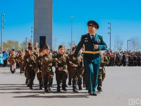 В Якутске состоялся детский парад Победы