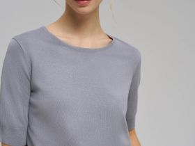 Легкий джемпер с коротким рукавом