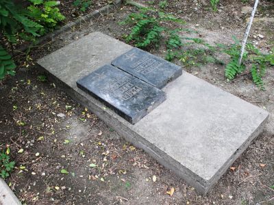 Братская могила партизан