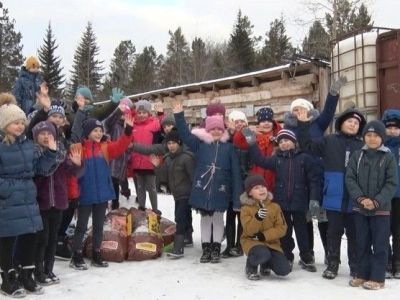Ярмарка для благого дела. Алданские школьники вырученные средства направили в приют для животных