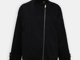 Ветровка с асимметричной застежкой