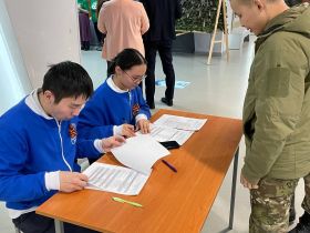 Волонтеры Победы помогают проводить в Якутии патриотические и памятные мероприятия