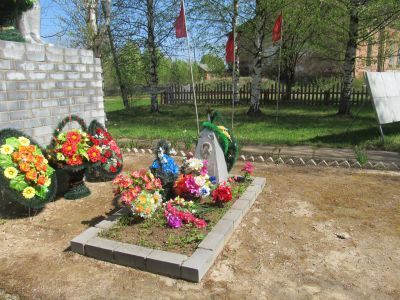 Могила чекиста Целищева Григория Петровича (1883 - 1919 гг.), павшего от руки кулаков