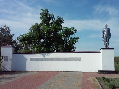 Братская могила советских воинов, погибших в боях с фашистскими захватчиками