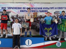 Шесть команд увезли золото турнира по мас-рестлингу в Нюрбе