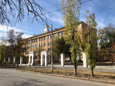 Здание школы № 20 Краснооктябрьского района Волгограда