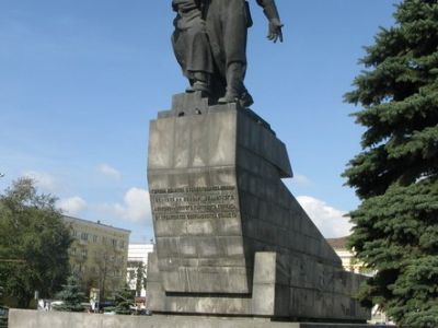 Памятник Уральскому добровольческому танковому корпусу