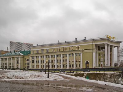 Здание финансово - экономического института