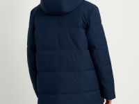 Утепленное пальто с накладными карманами